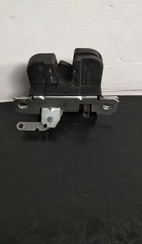 Serratura / chiusura baule VOLKSWAGEN Polo (9N) Imagem-1