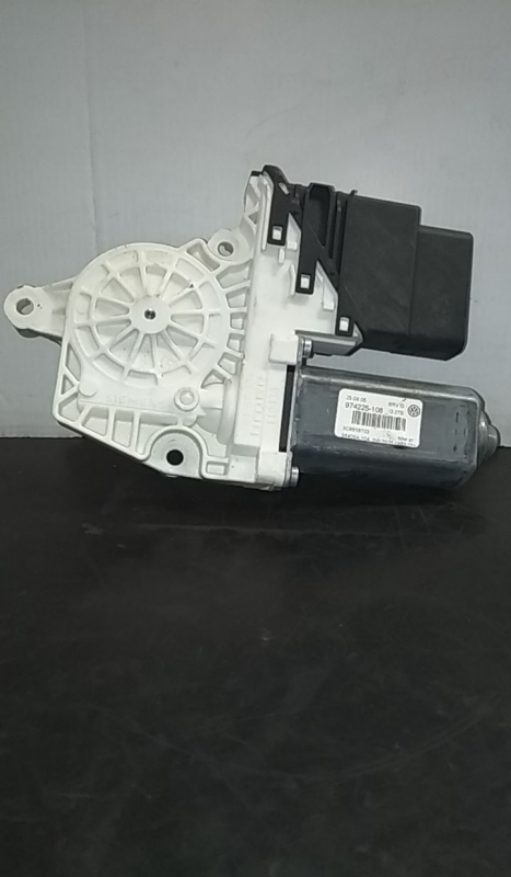 Left Rear  Door Window Regulator Motor VOLKSWAGEN Passat Variant (3C5) Imagem-3