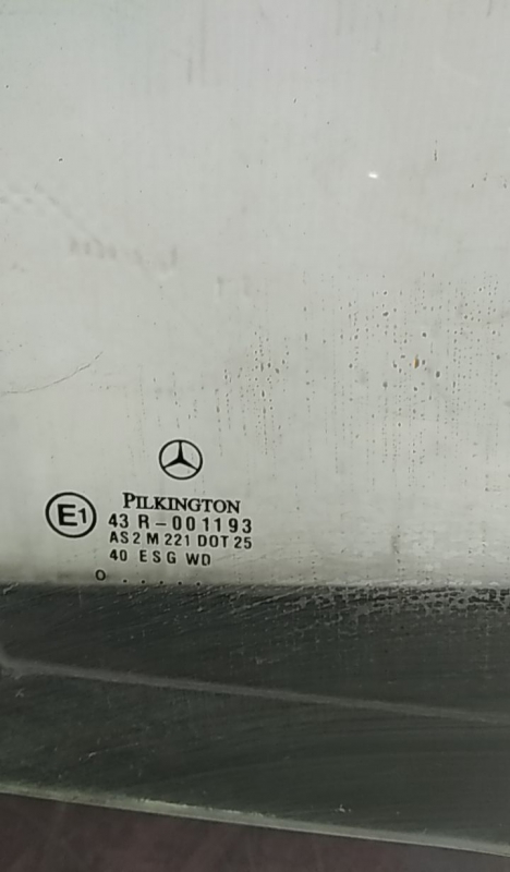 Right rear door glass MERCEDES-BENZ Classe C (W203) Imagem-1