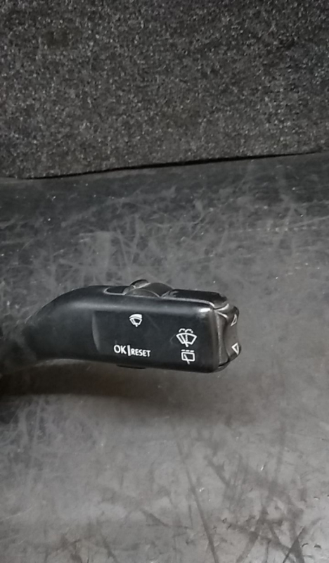Ensemble leviers d'éclairage et essuie-glace VOLKSWAGEN Golf V (1K1) Imagem-1