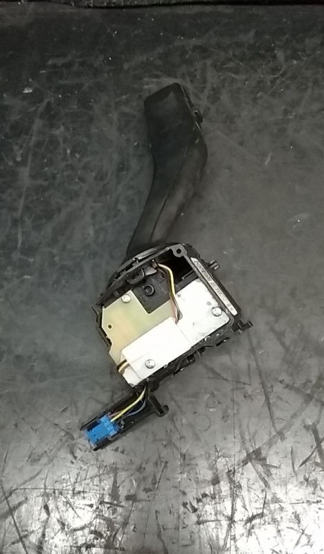 Ensemble leviers d'éclairage et essuie-glace VOLKSWAGEN Golf V (1K1) Imagem-3