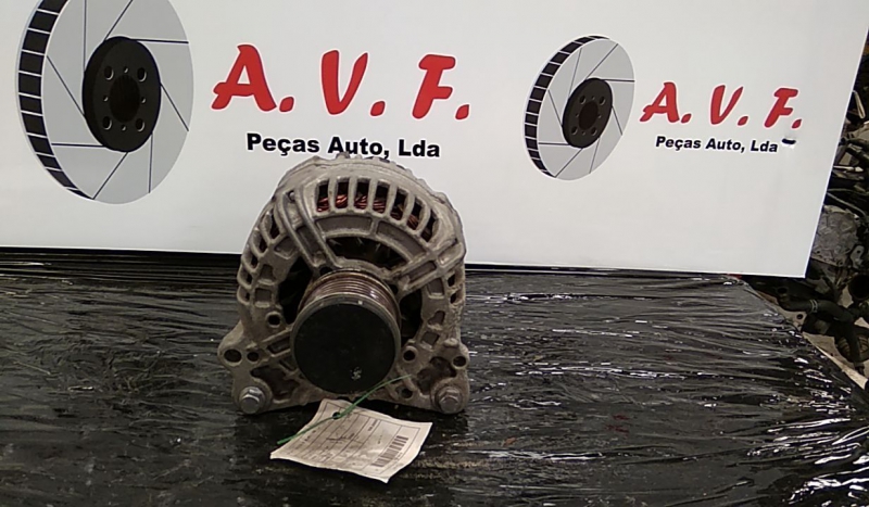 Alternador SEAT Ibiza IV (6J5, 6P1) Imagem-0