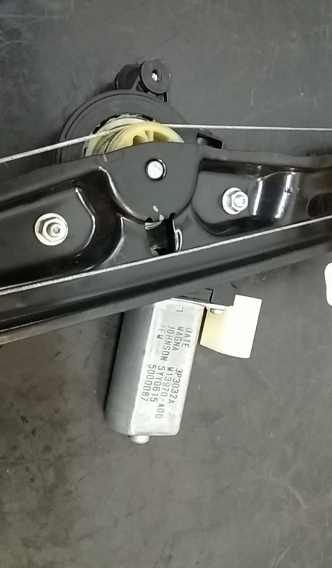 Moteur lève-vitre arrière Droite BMW 1 (F20) Imagem-1