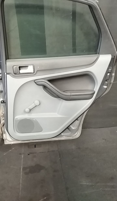 Panel puerta trasero derecho FORD Focus II (DA_) Imagem-0