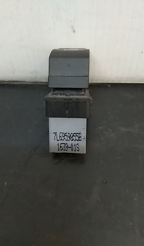Mando / interruptor elevalunas delantero derecho SEAT Ibiza IV (6J5, 6P1) Imagem-3