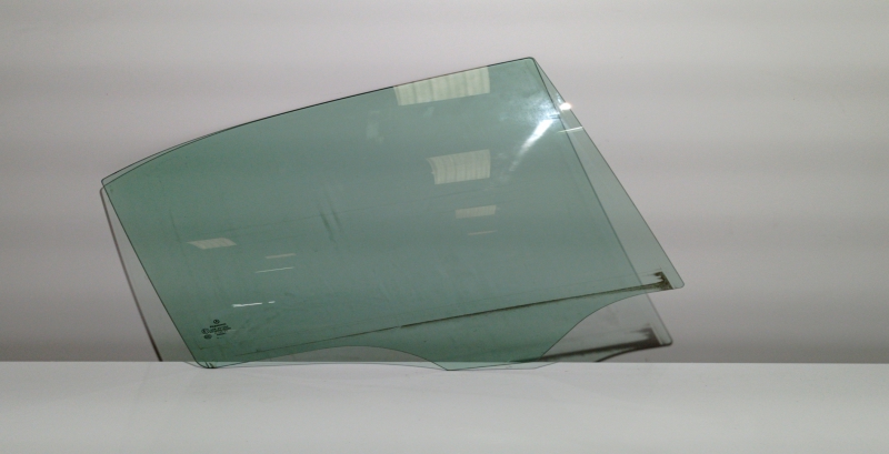 Vidrio puerta Trasero Derecho MERCEDES-BENZ Classe C (W204) Imagem-0