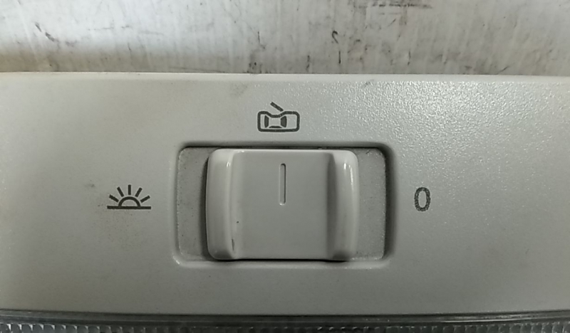 Plafoniera anteriore VOLKSWAGEN Polo (9N) Imagem-2