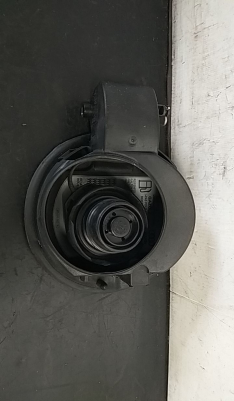 Bouchon/Volet De Trappe De Réservoir à Carburant  AUDI A3 (8P1) Imagem-2