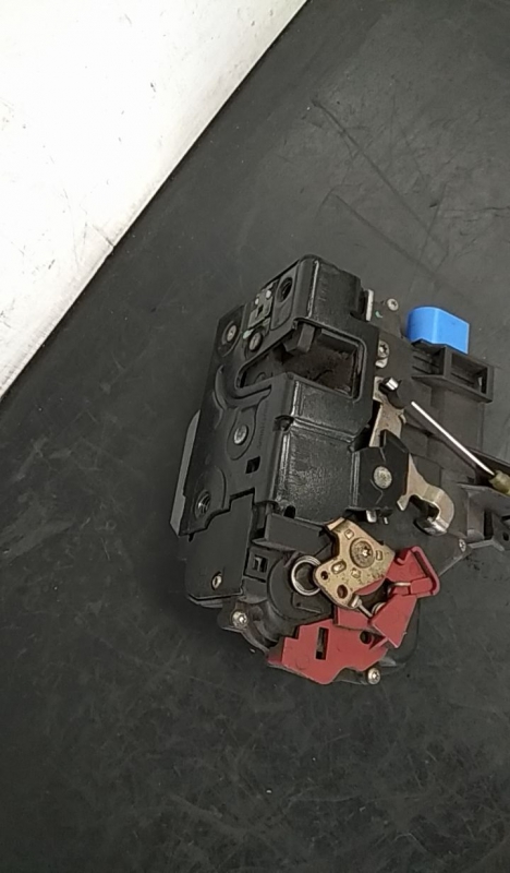 Serrure Avant Droite AUDI A3 (8P1) Imagem-1