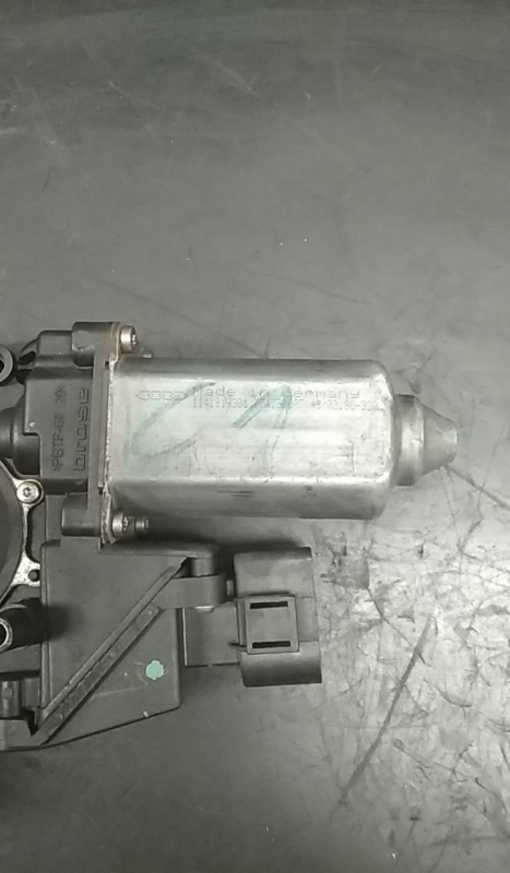 Moteur De Lève-vitre Avant Gauche AUDI A4 8D2/B5 - Réf. 119024113/28379437, Occasion