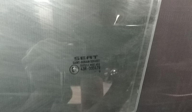 Vetro porta anteriore sinistra SEAT Ibiza IV SportCoupe (6J1, 6P5) Imagem-1