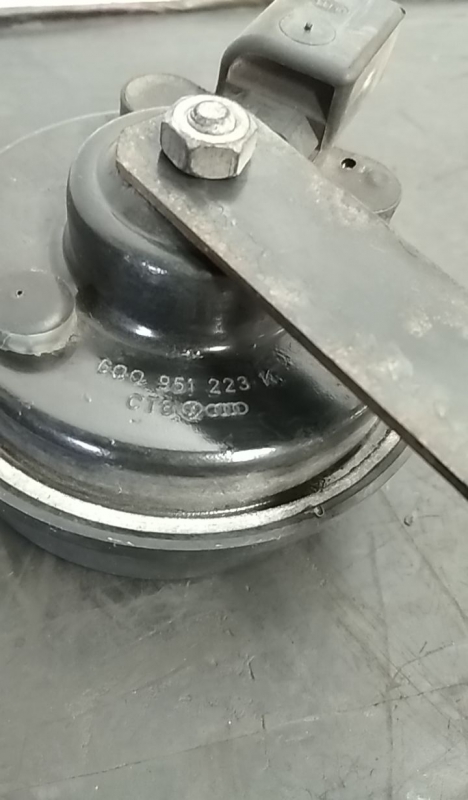 Horn VOLKSWAGEN Polo (9N) Imagem-3