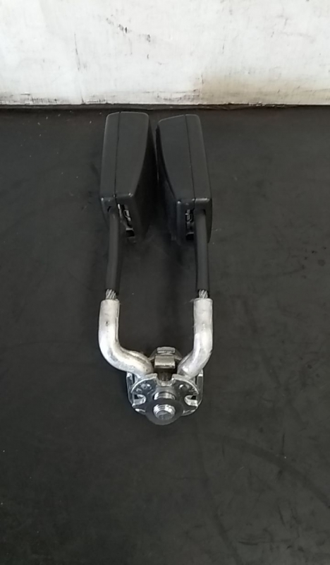 Boucle de ceinture centrale SEAT Ibiza III (6L1) Imagem-1