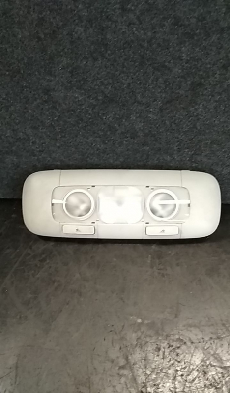 Plafonnier central VOLKSWAGEN Golf V (1K1) Imagem-0