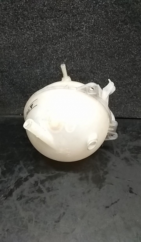 Réservoir/ Vase D'expansion De Liquide De Refroidissement VOLKSWAGEN Golf VI (5K1) Imagem-2