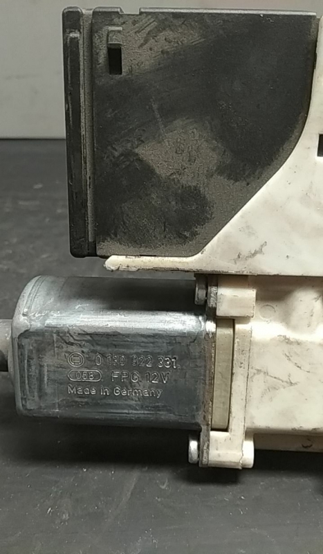 Lève-vitre avant Droite RENAULT Megane III (BZ0_) Imagem-2