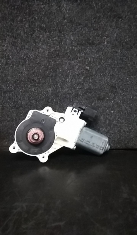 Moteur lève-vitre avant gauche FORD Focus III Carrinha Imagem-0
