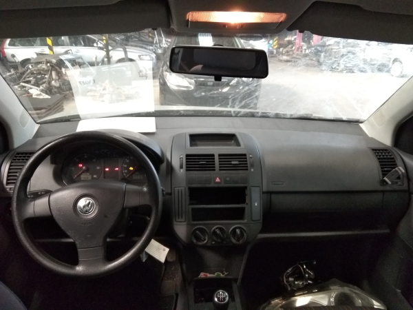 Polo  VOLKSWAGEN Polo (9N) Imagem-3