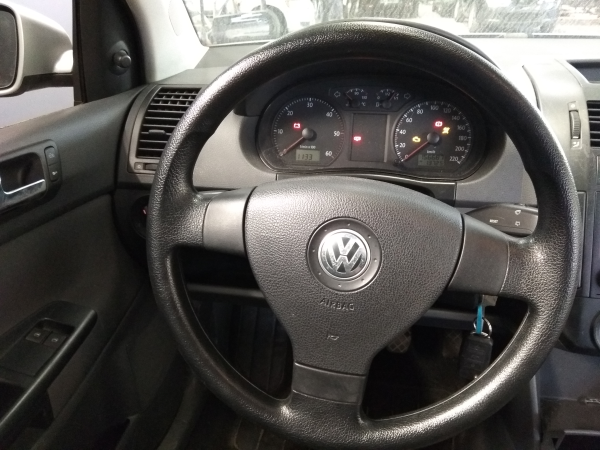 Polo  VOLKSWAGEN Polo (9N) Imagem-4