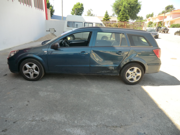 Astra H Caravan  OPEL Astra H Caravan (L35) Imagem-5