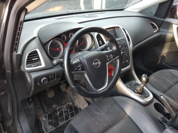 Astra J Sports Tourer OPEL Astra J Sports Tourer Imagem-18