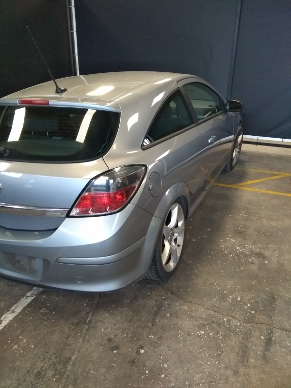 Astra H GTC  OPEL Astra H GTC (L08) Imagem-2