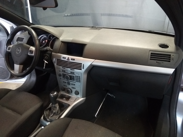 Astra H GTC  OPEL Astra H GTC (L08) Imagem-9