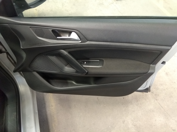 308 II PEUGEOT 308 II Imagem-24