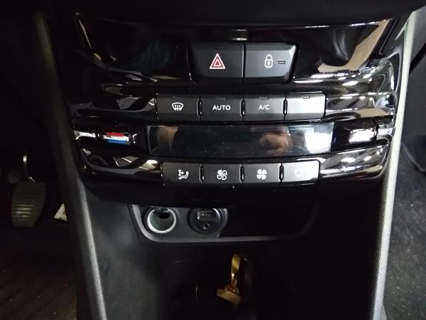 208 PEUGEOT 208 Imagem-15