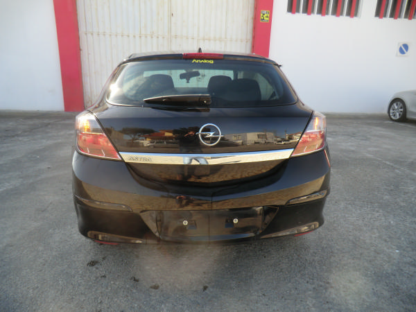 Astra H GTC  OPEL Astra H GTC (L08) Imagem-3