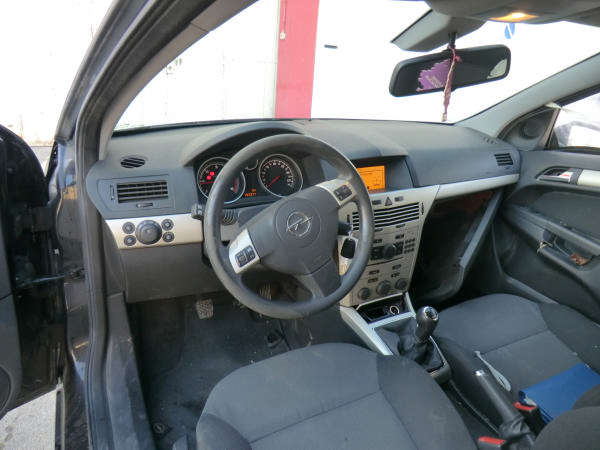 Astra H GTC  OPEL Astra H GTC (L08) Imagem-4