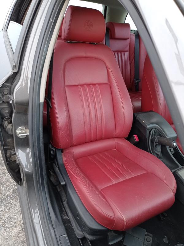 159  ALFA ROMEO 159 (939_) Imagem-103