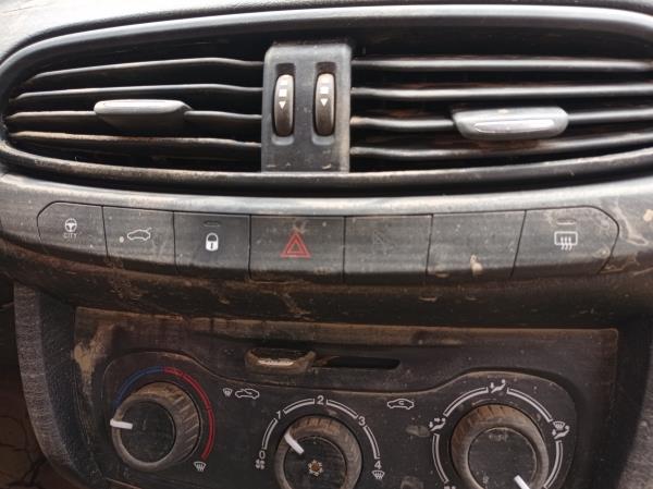 Tipo Hatchback  FIAT Tipo Hatchback (357_) Imagem-75