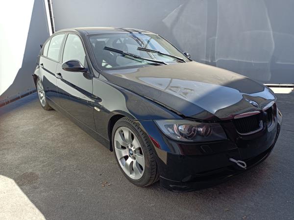 3  BMW 3 (E90) Imagem-1