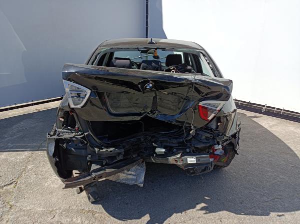 3  BMW 3 (E90) Imagem-3