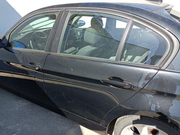 3  BMW 3 (E90) Imagem-13