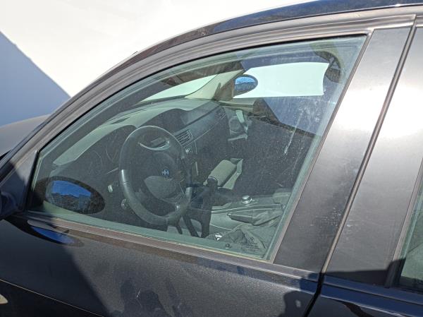 3  BMW 3 (E90) Imagem-17