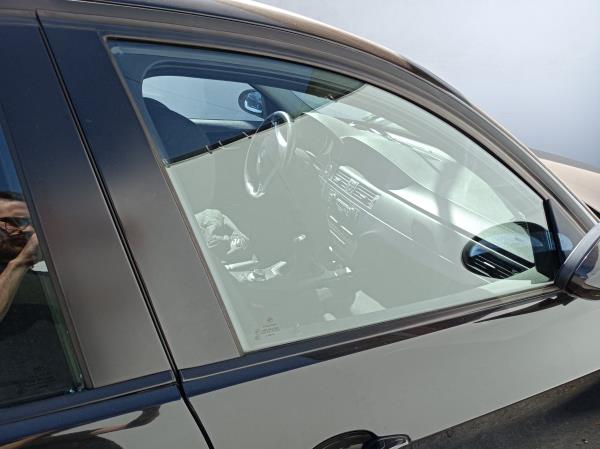 3  BMW 3 (E90) Imagem-30