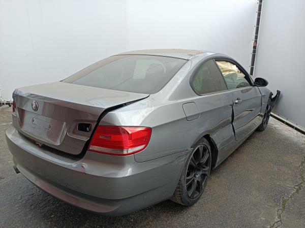 3 Coupé  BMW 3 Coupé (E92) Imagem-2