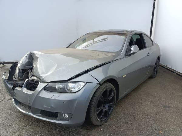 3 Coupé  BMW 3 Coupé (E92) Imagem-5