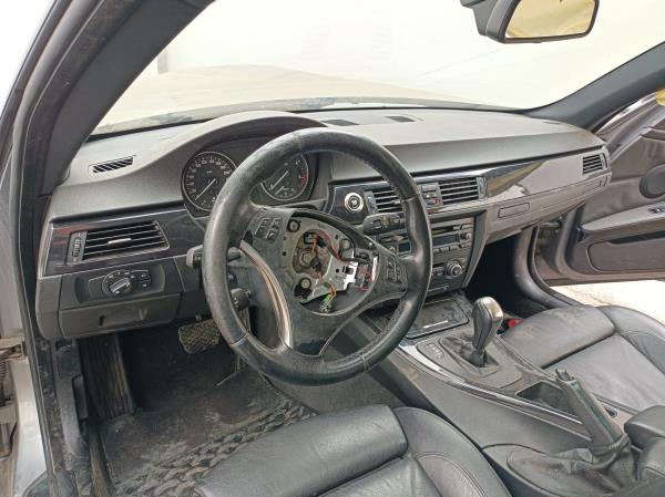 3 Coupé  BMW 3 Coupé (E92) Imagem-6