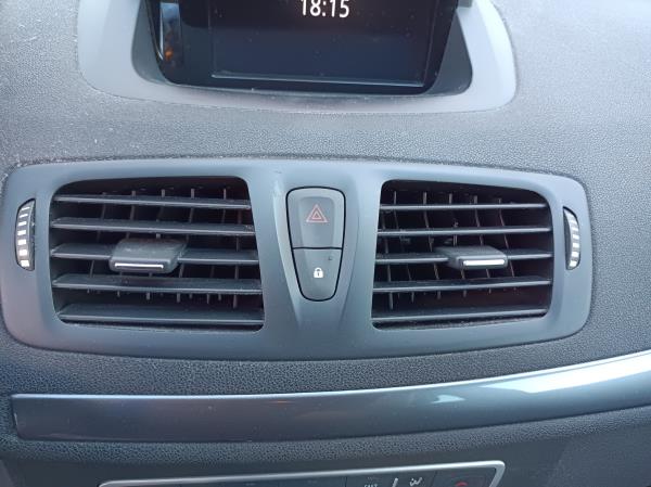 Megane III Coupé  RENAULT Megane III Coupé (DZ0/1_) Imagem-50