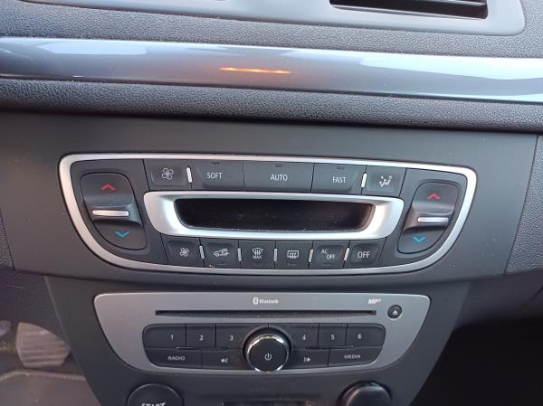 Megane III Coupé  RENAULT Megane III Coupé (DZ0/1_) Imagem-53