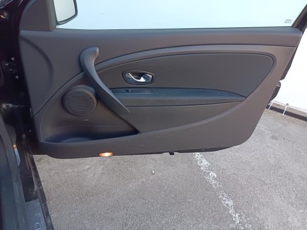 Megane III Coupé  RENAULT Megane III Coupé (DZ0/1_) Imagem-77