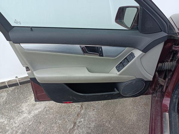 Classe C  MERCEDES-BENZ Classe C (W204) Imagem-64