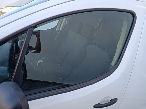 Partner II PEUGEOT Partner II Imagem-32