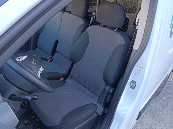 Partner II PEUGEOT Partner II Imagem-36