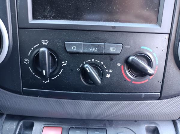 Partner II PEUGEOT Partner II Imagem-61