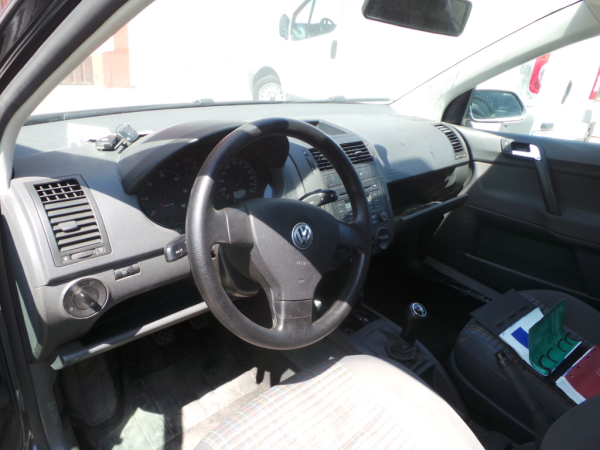 Polo  VOLKSWAGEN Polo (9N) Imagem-5
