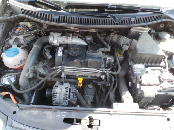 Polo  VOLKSWAGEN Polo (9N) Imagem-9